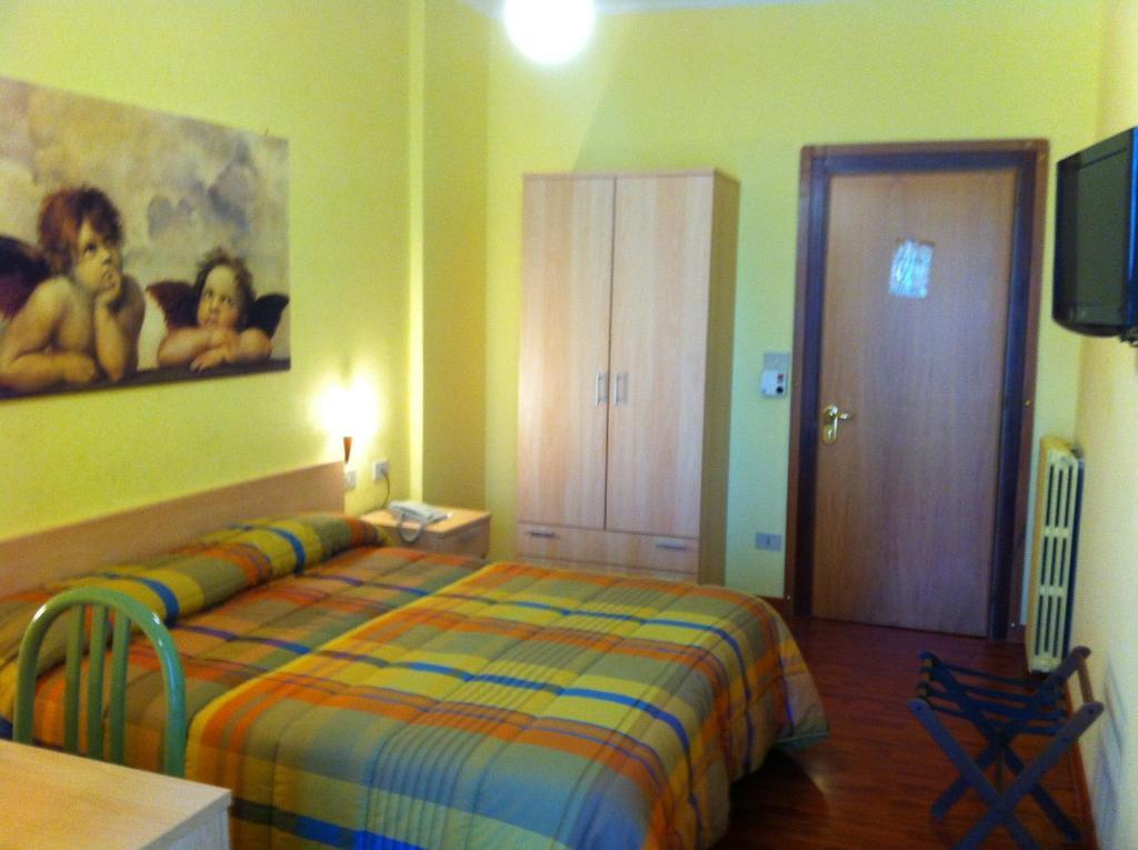 Hotel Atleti فوجيا الغرفة الصورة
